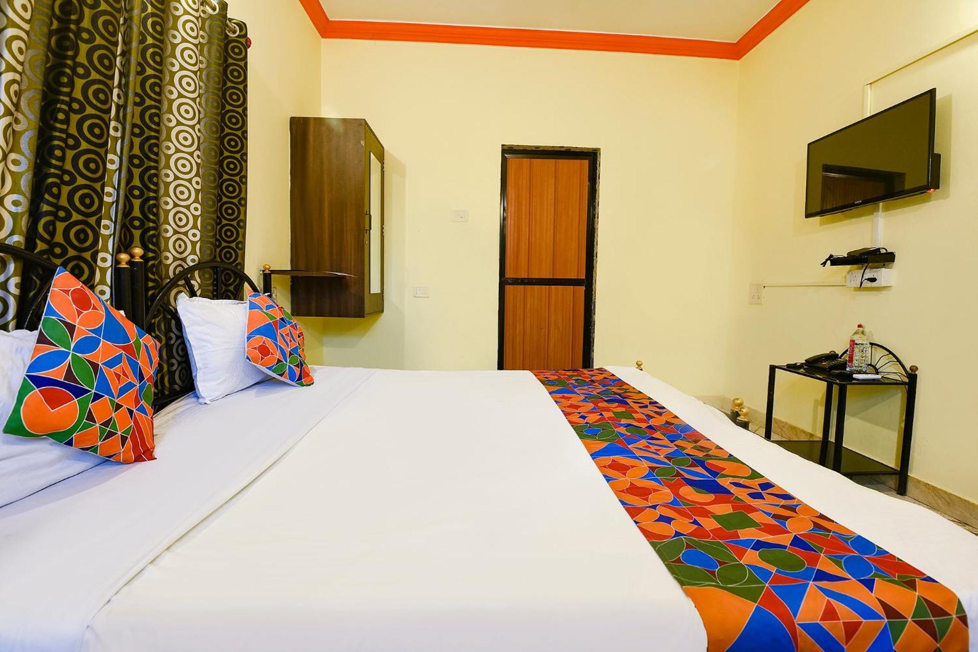 Fabhotel Joaquim Beachside Resort - Nr Tito'S Lane, Baga Beach Exteriör bild
