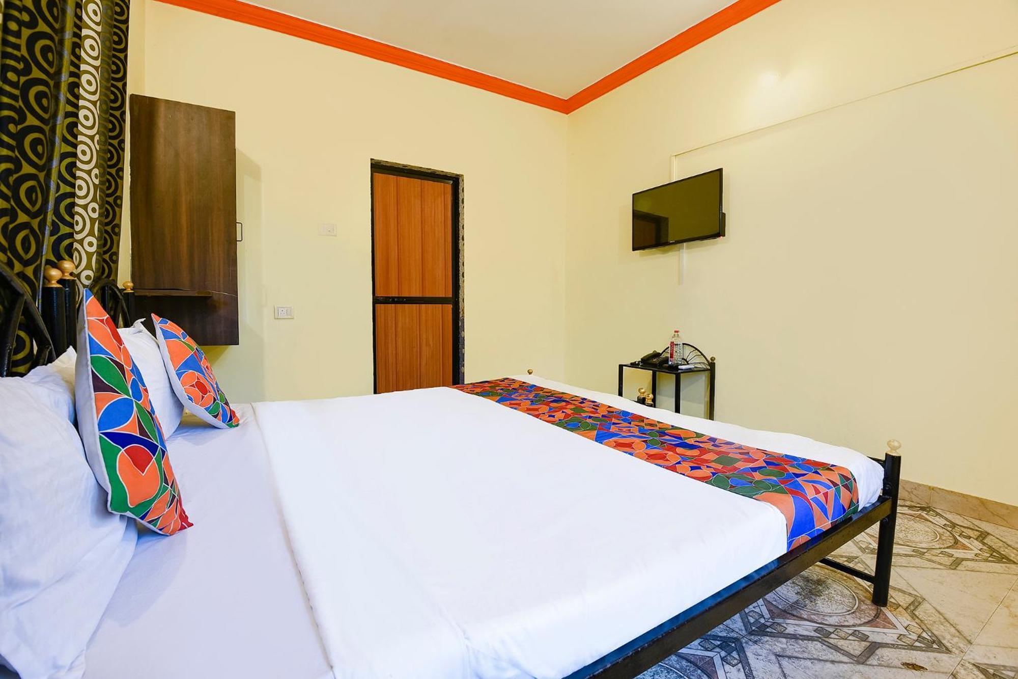 Fabhotel Joaquim Beachside Resort - Nr Tito'S Lane, Baga Beach Exteriör bild
