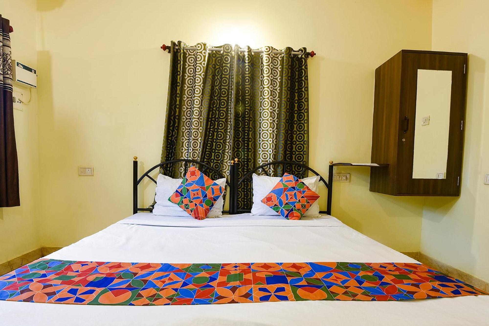 Fabhotel Joaquim Beachside Resort - Nr Tito'S Lane, Baga Beach Exteriör bild