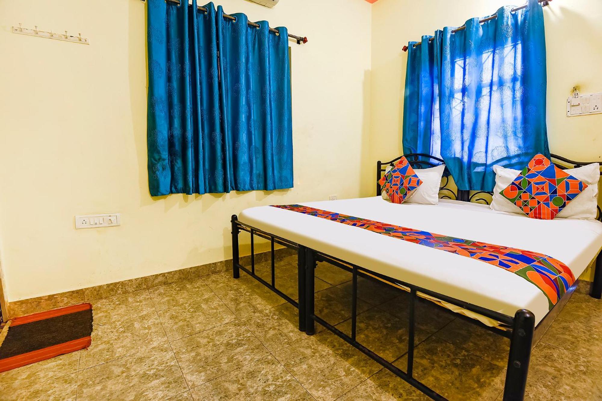 Fabhotel Joaquim Beachside Resort - Nr Tito'S Lane, Baga Beach Exteriör bild