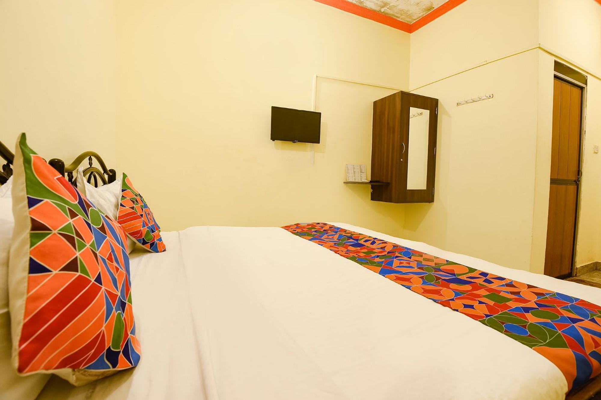 Fabhotel Joaquim Beachside Resort - Nr Tito'S Lane, Baga Beach Exteriör bild