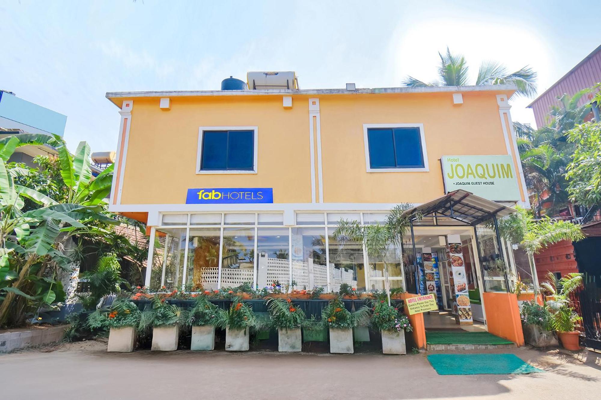 Fabhotel Joaquim Beachside Resort - Nr Tito'S Lane, Baga Beach Exteriör bild
